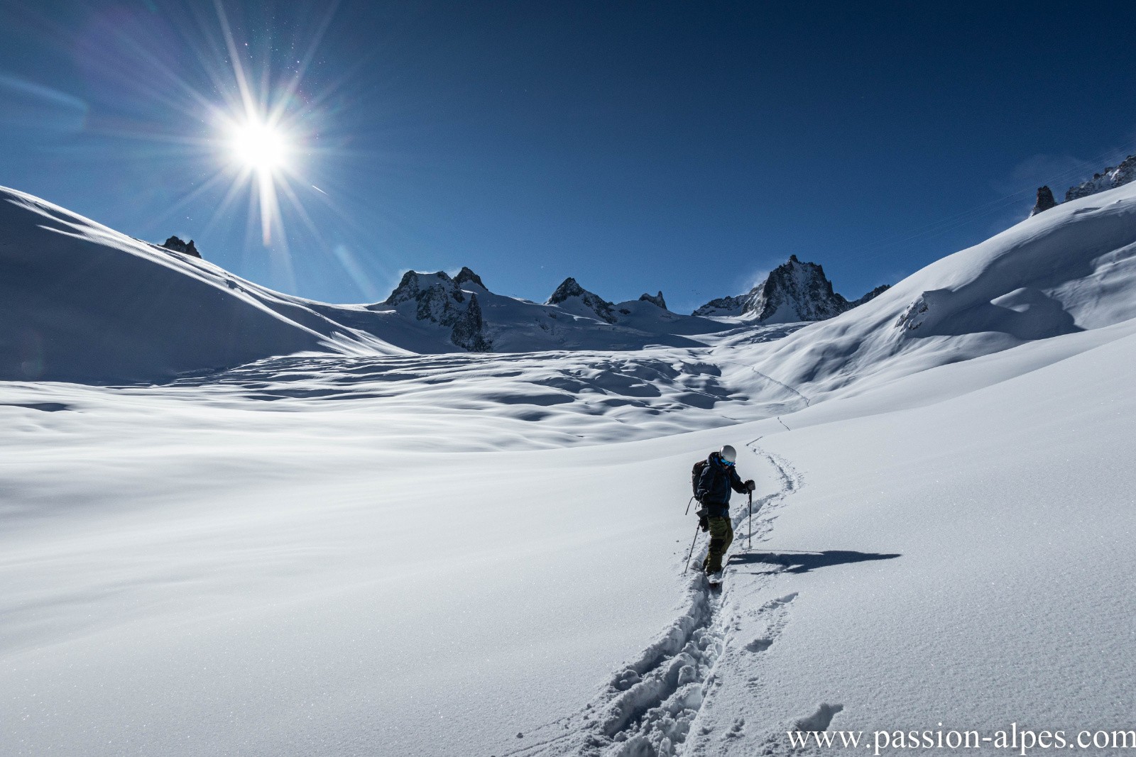 Glacier du Géant, gros travail de traçage en tractant le surfeur ;p