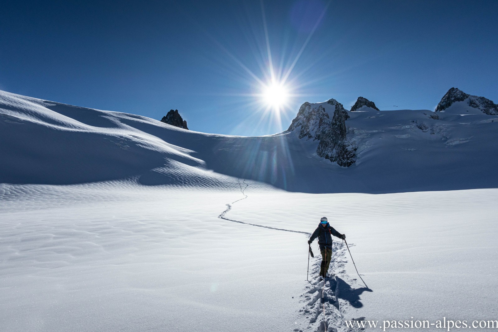 Glacier du Géant, gros travail de traçage en tractant le surfeur ;p