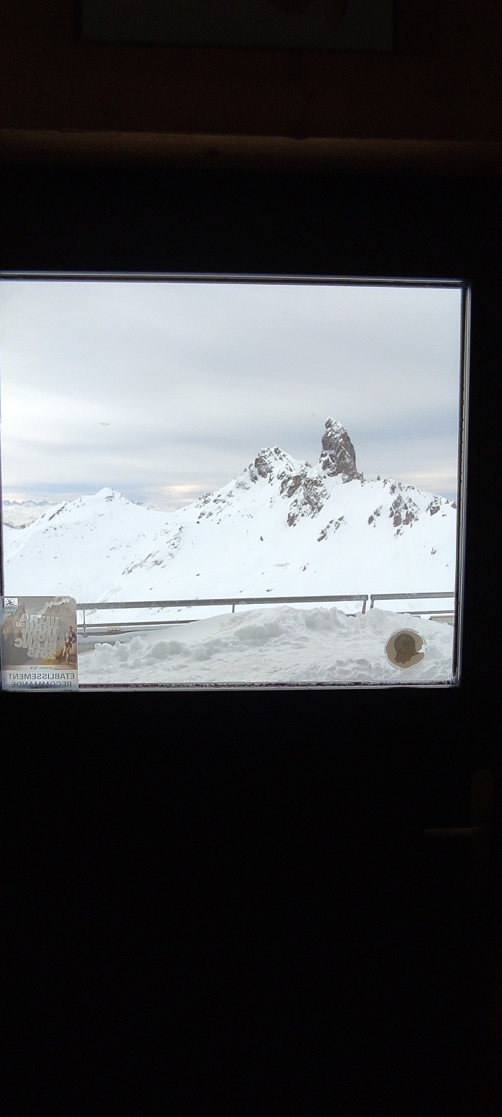 La pierra menta vu de l'intérieur&nbsp; du refuge version cinémascope