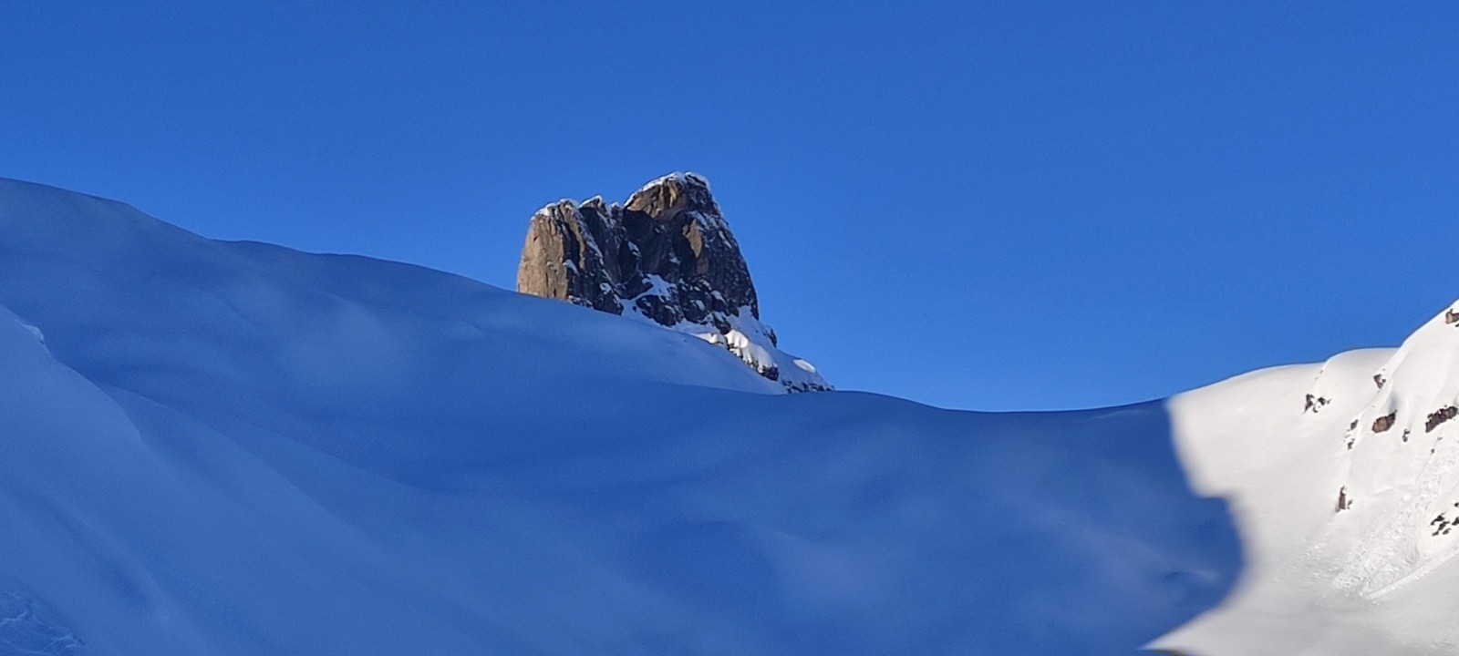 La pierra menta vu du col du Rosset