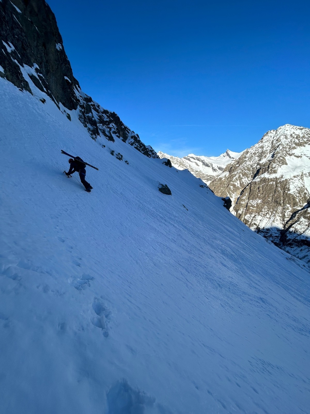 &nbsp;Dans le pant incliné avant le couloir