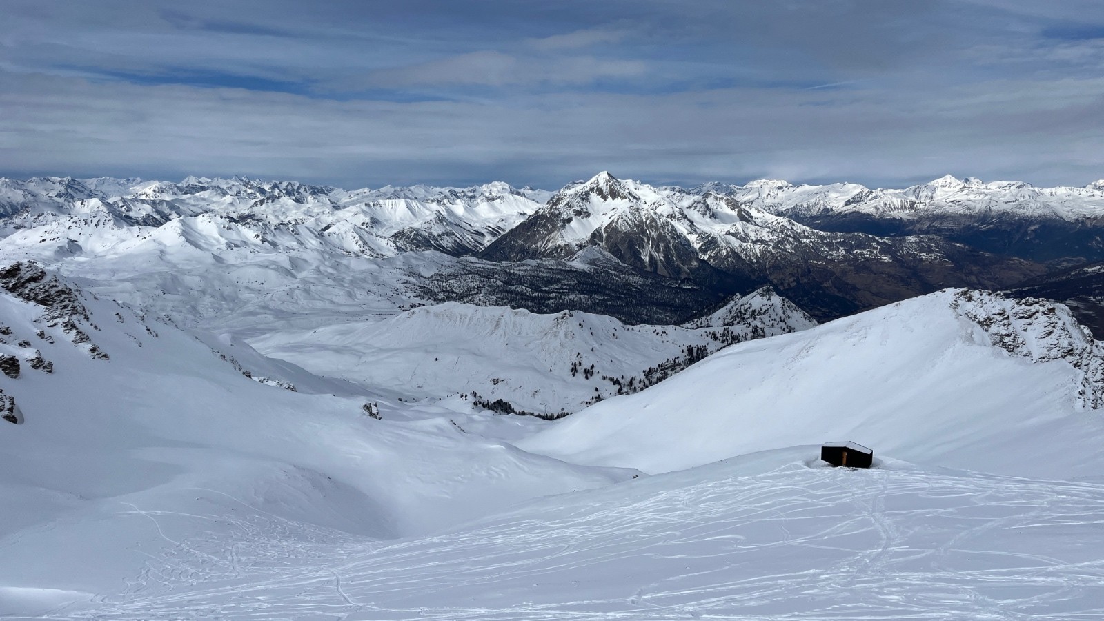 &nbsp;Le bivacco Matteo Corradini et le Chaberton