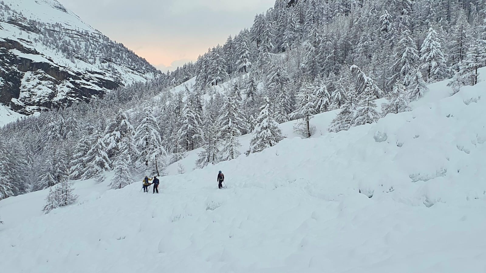 J1 Enorme avalanche dans le vallon de Chichin