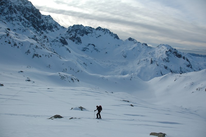Tour du pic sud du Merlet : La dernière remontée dans la lumière de fin d'après-midi