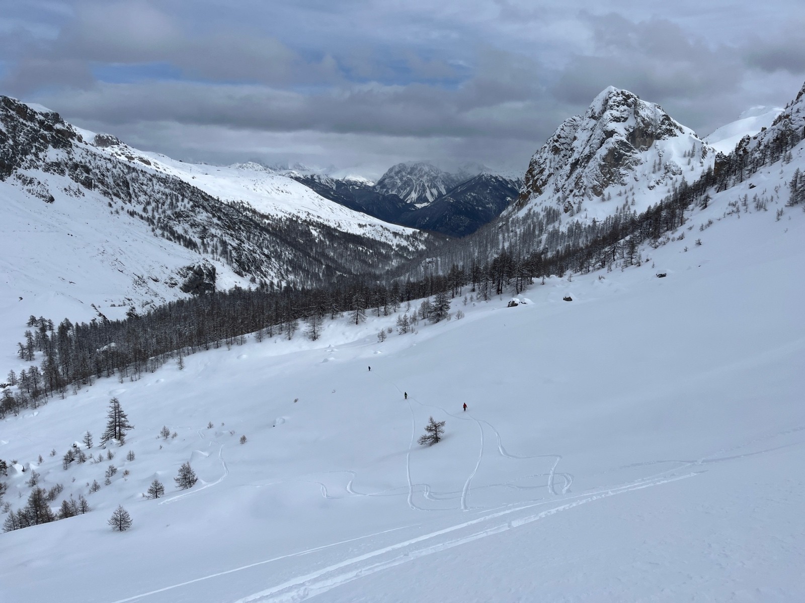 &nbsp;Au-dessus des Partias