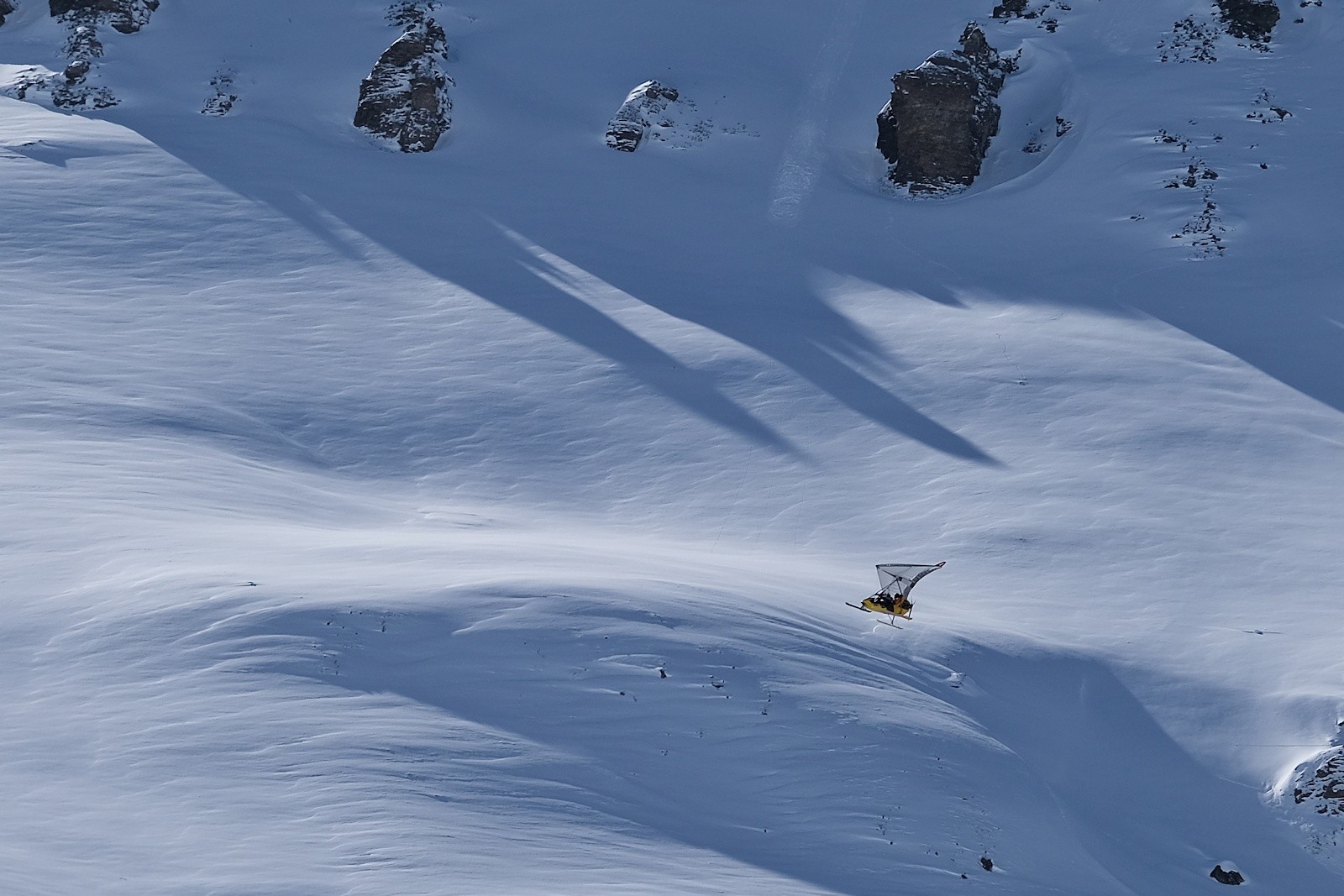 #9 Deux ULM motorisés survolent le vallon ! Deux ULM motorisés survolent le vallon !