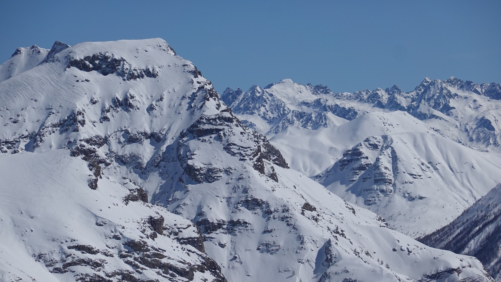 Le Mont Ténibre pris au téléobjectif