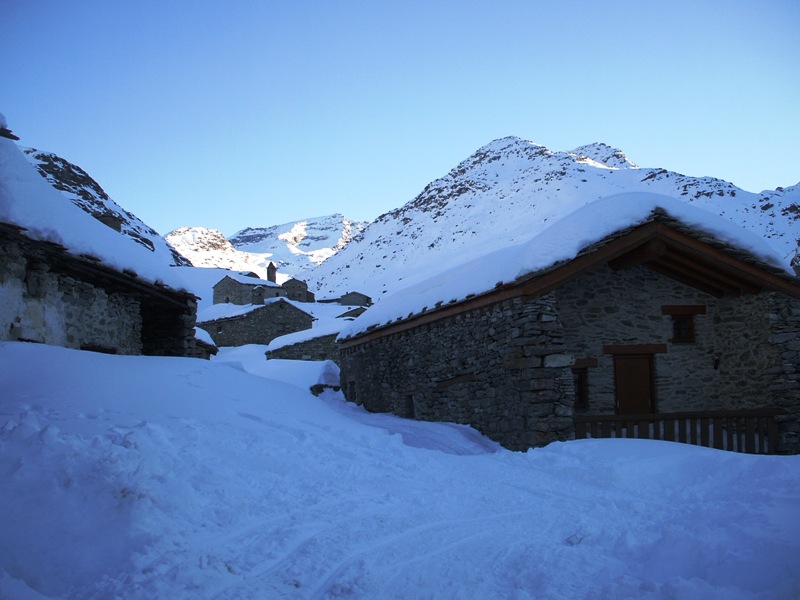 L'Ecot : L'objectif est pointé par la chapelle