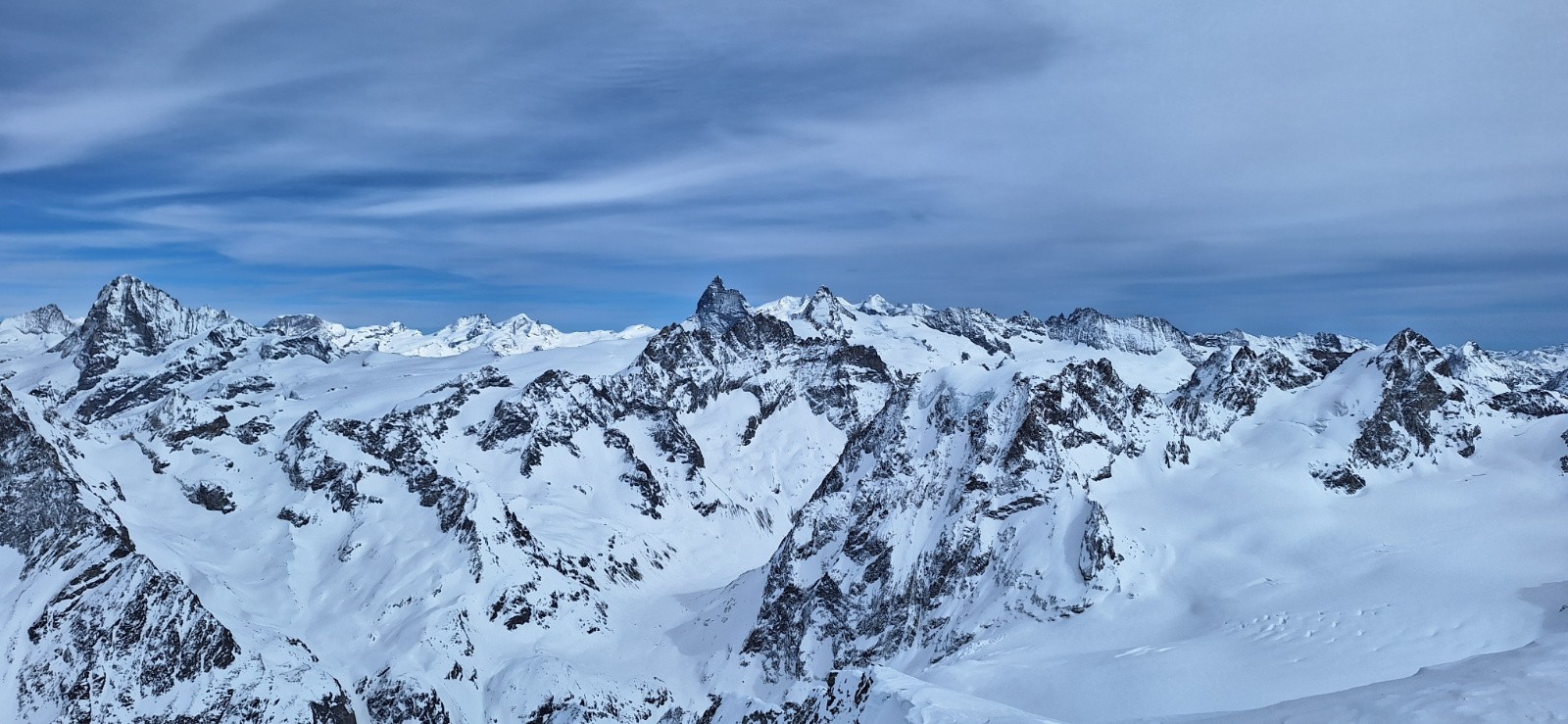 Vue de Pigne d'Arolla, le Cervin au loin, Dent d'Hérens