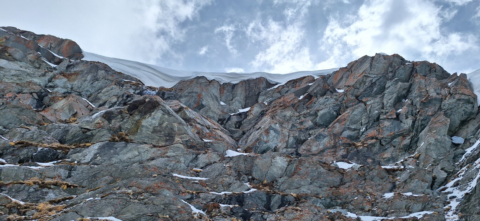 Corniche dans le défilé Montée Valsorey