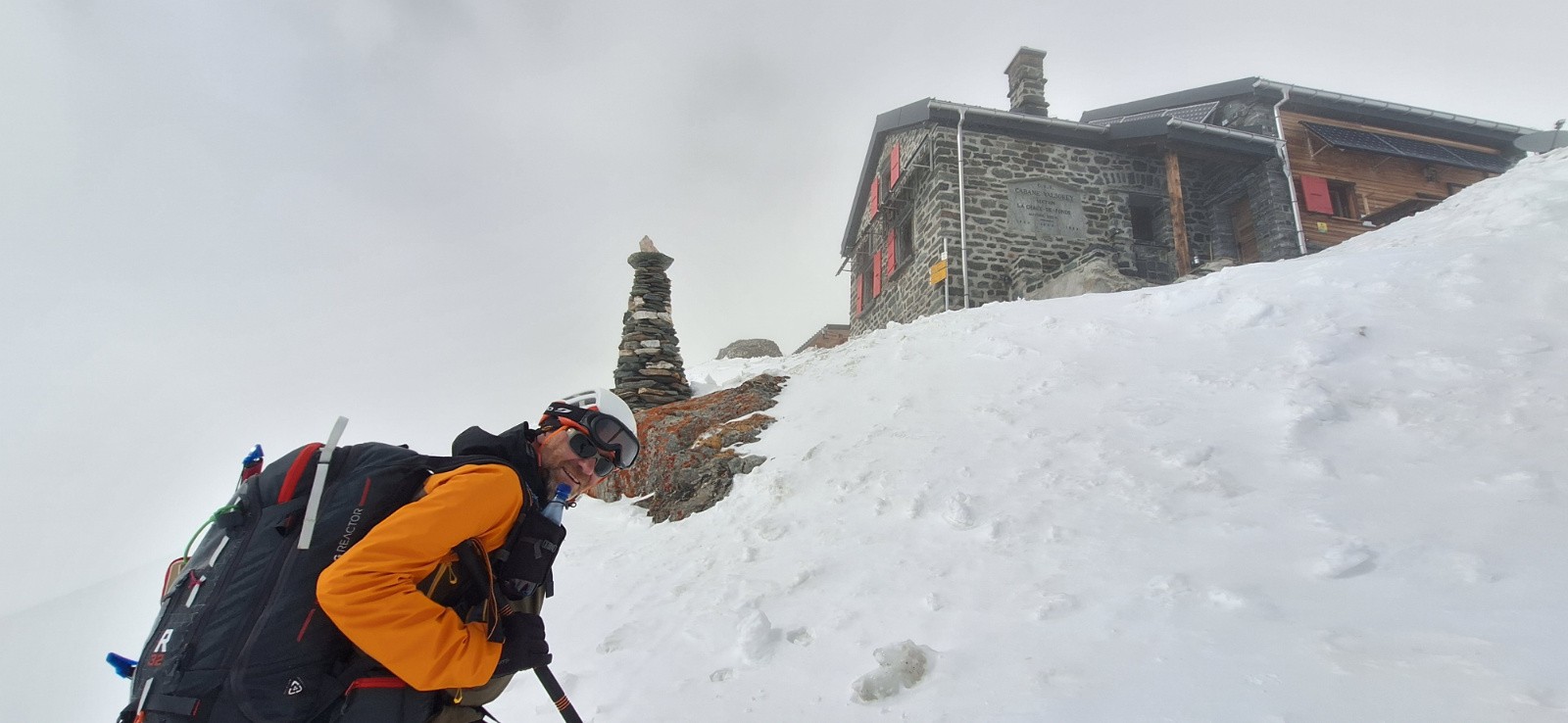 Arrivée à la Cabane de Valsorey