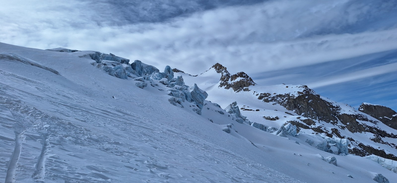 Descente vers le Col des Ecandies