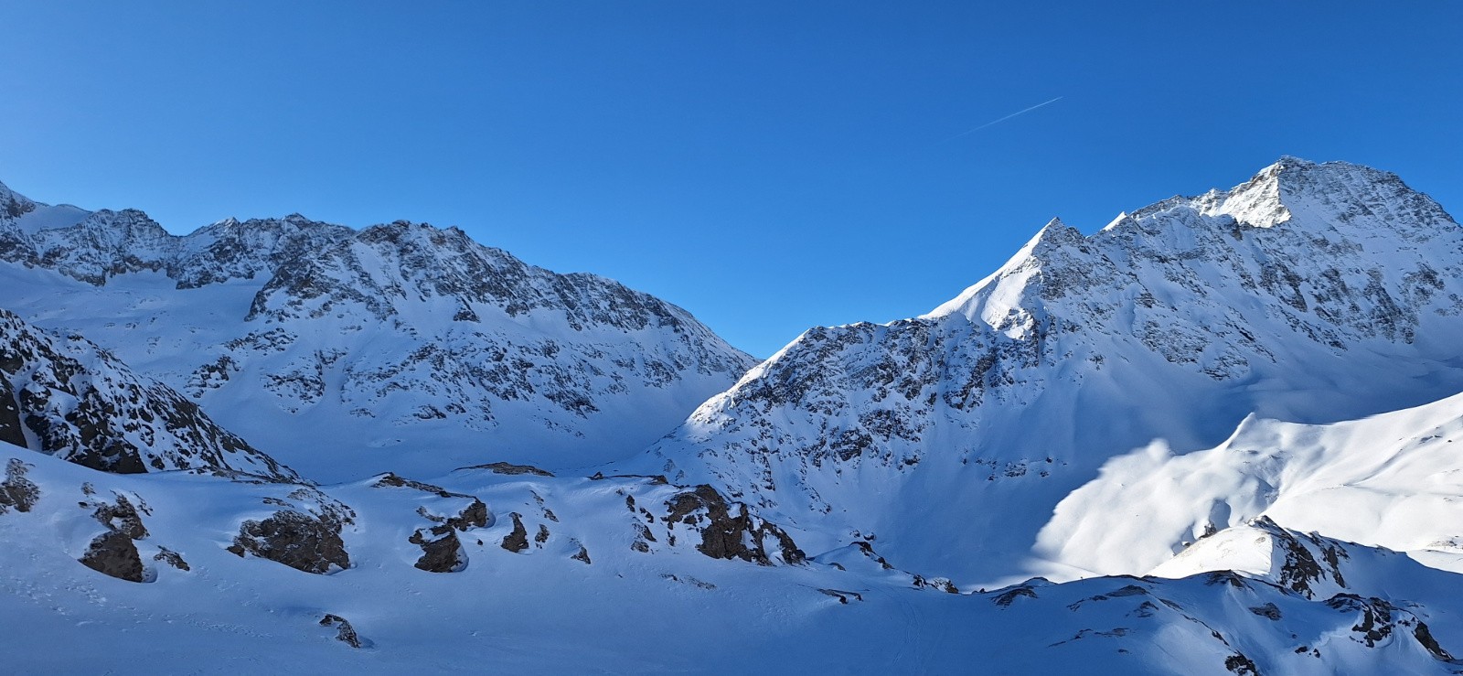 Vue sur Mont Avril, Mont Gelé - Cabane Chanrion