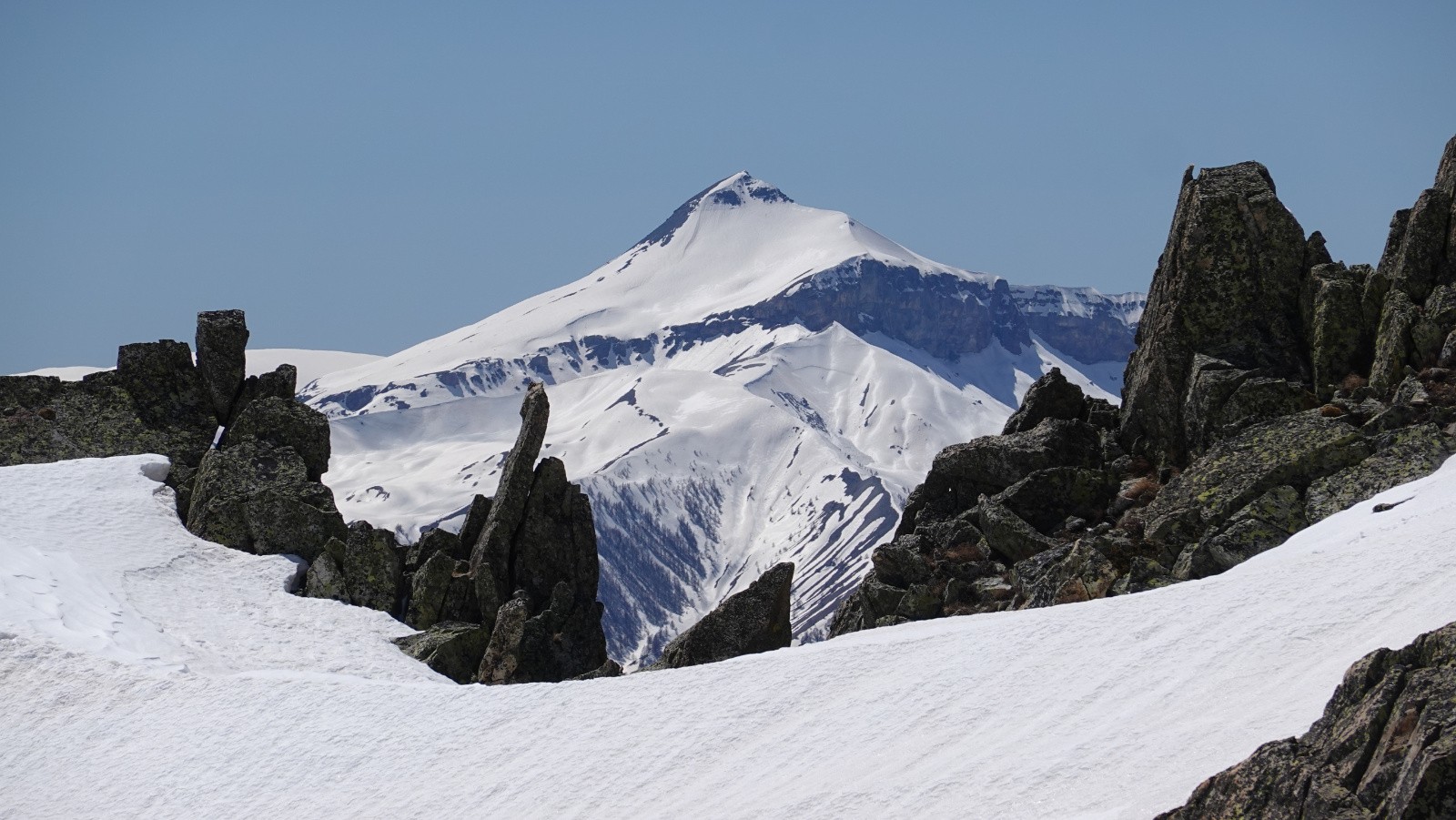 Le Mont Mounier encore bien enneigé