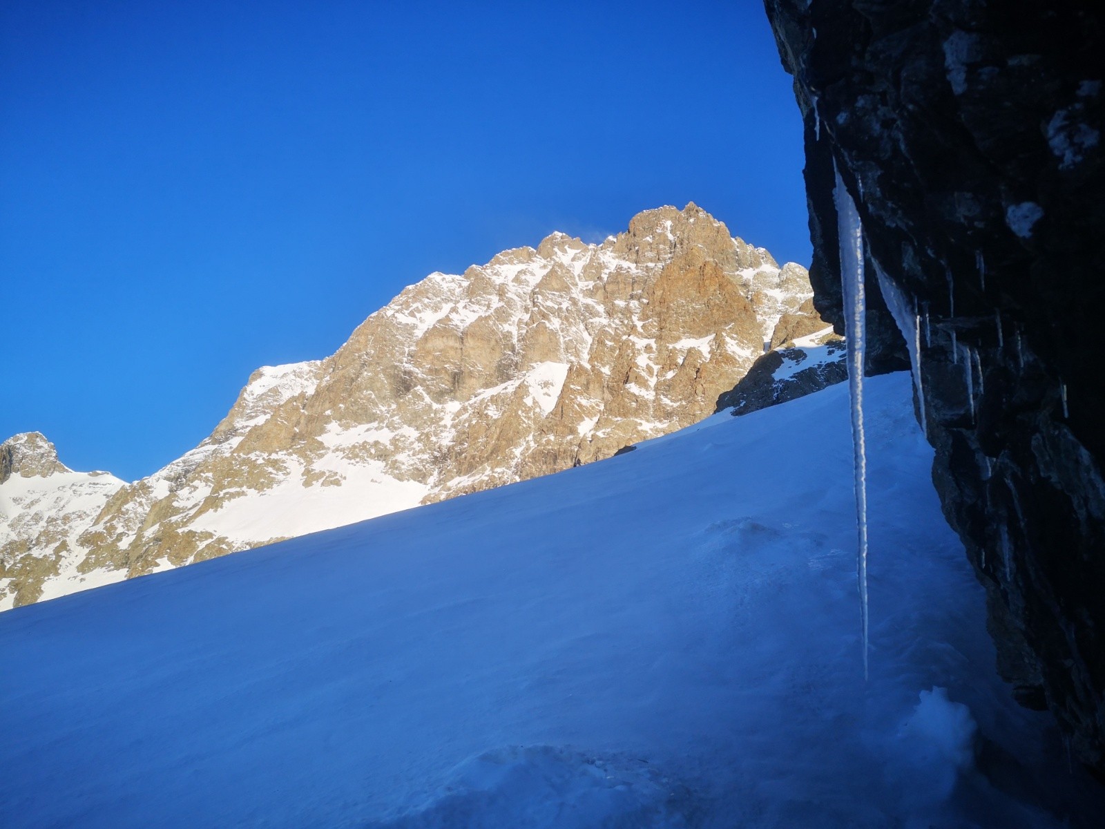 &nbsp;les Rouies face S, ambiance hivernale