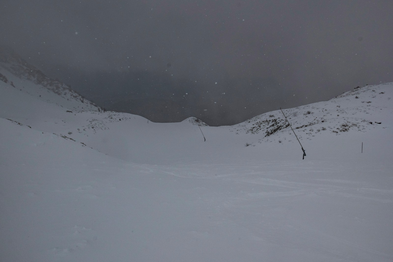 Un peu de visibilité quand même sur le bas pour faire un peu de bon ski, même si c'est pas la partie la plus sauvage... 