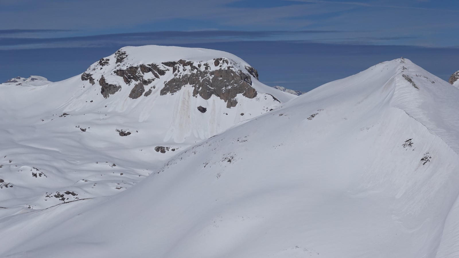 #10 Panorama au téléobjectif sur notre prochain objectif, la Cime de Voga avec à sa gauche le Mourre Haut Panorama au téléobjectif sur notre prochain objectif, la Cime de Voga avec à sa gauche le Mourre Haut