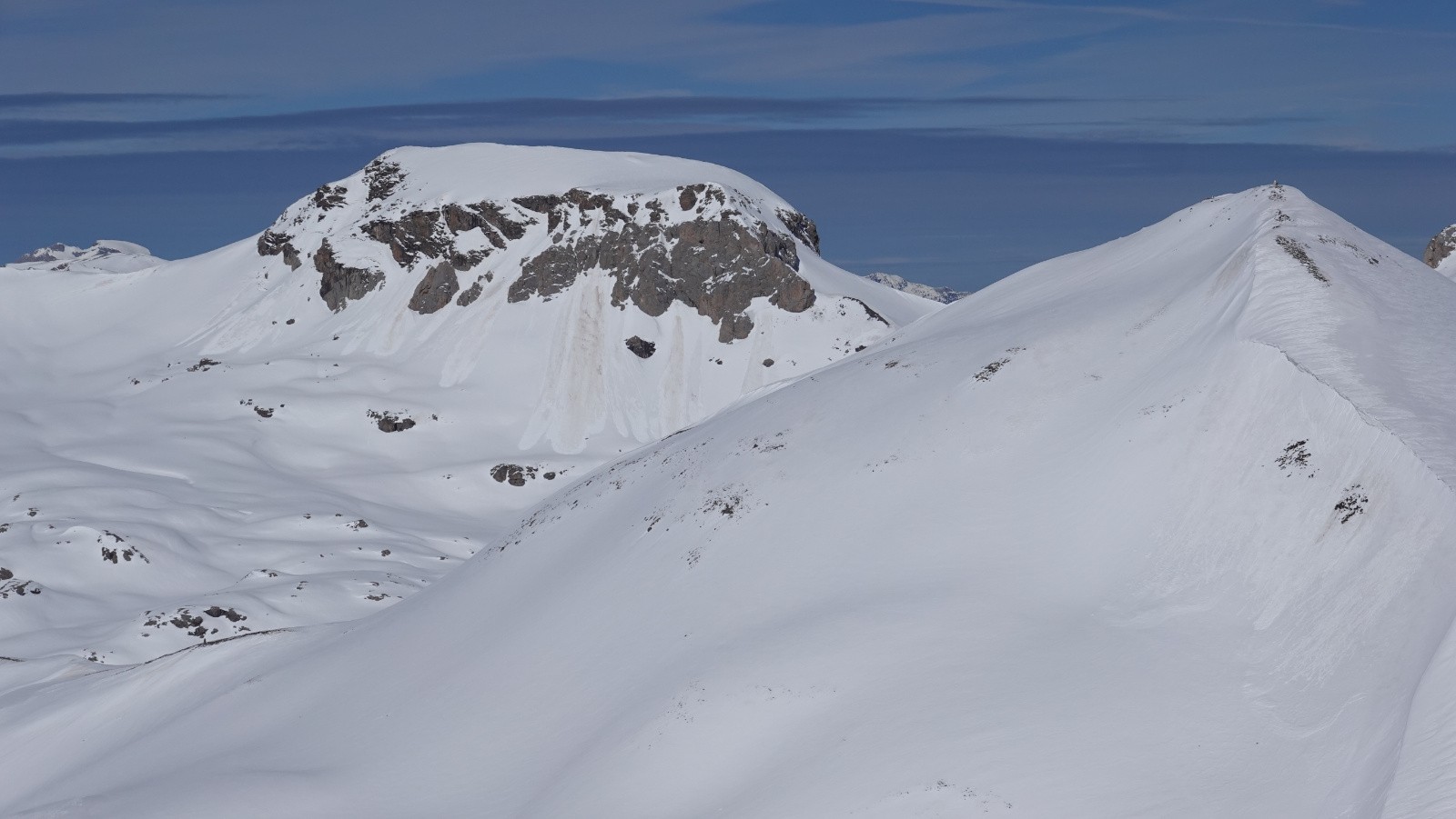 Panorama au téléobjectif sur notre prochain objectif, la Cime de Voga avec à sa gauche le Mourre Haut