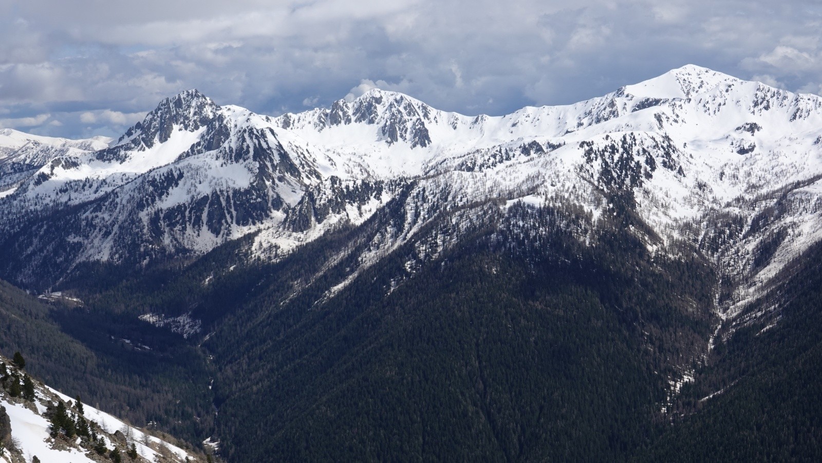 Panorama depuis le Caïre Archas, Cime de Belletz et Mont Pépoiri