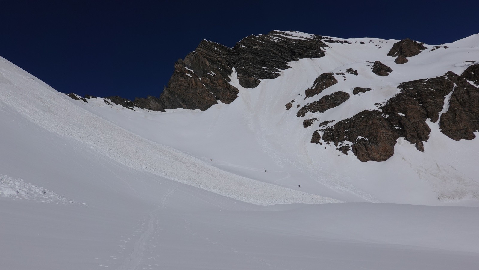 La coulée déclenchée par le skieur descendant du Rocher des Trois Evêques