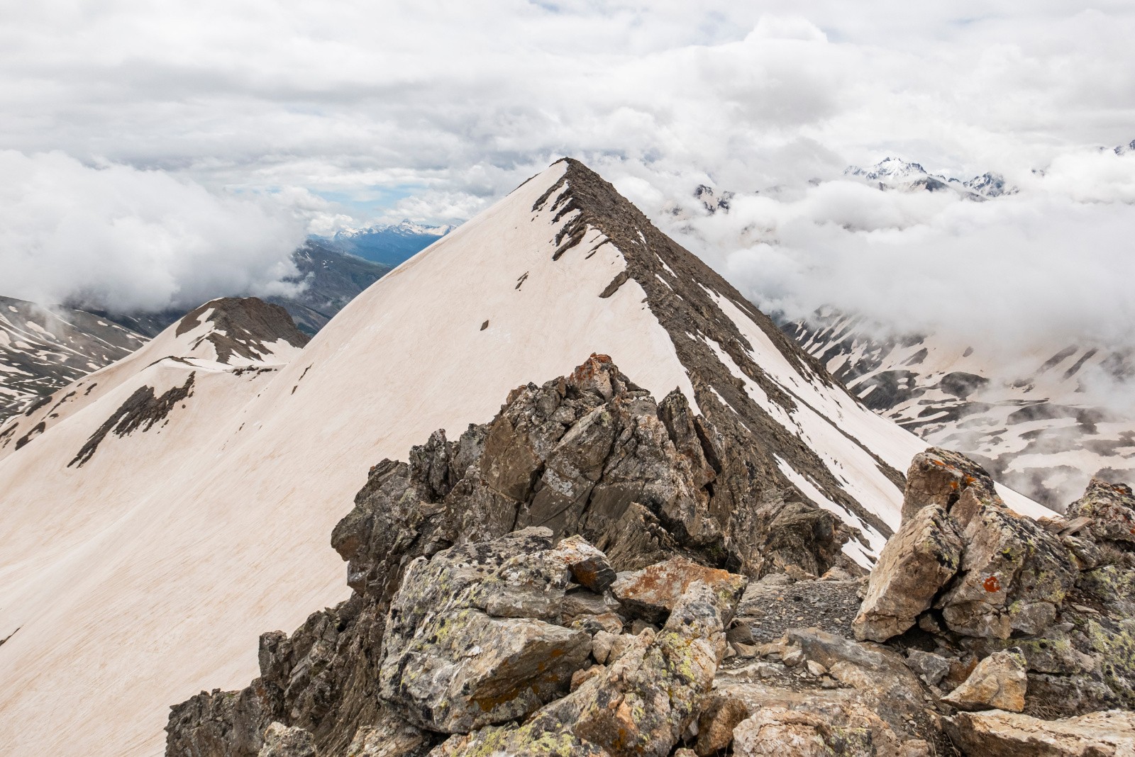 Belle vue sur le Pic Blanc depuis le sommet nord 2930