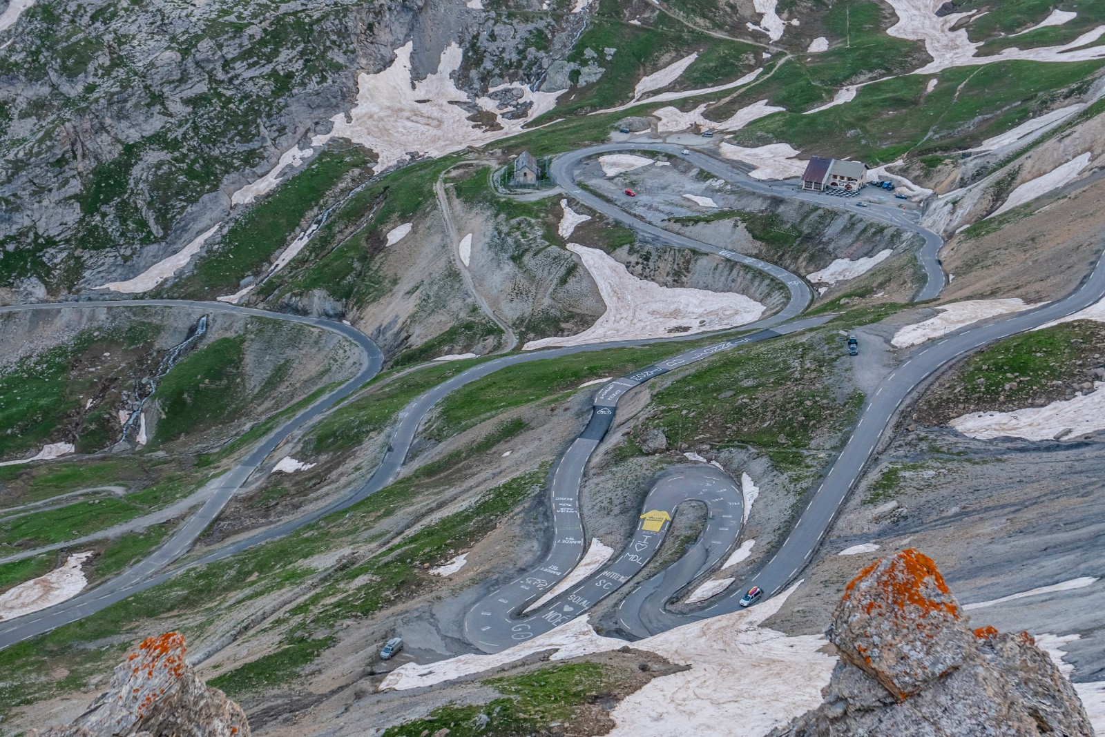 Au sommet du Petit Galibier: les lacets du Tour de France 
