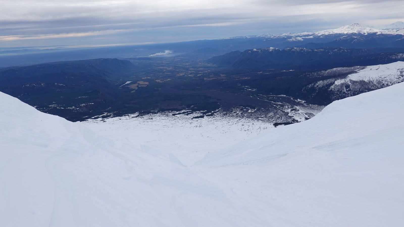 On a du mal à voir sur la photo mais c'est un beau toboggan de glace