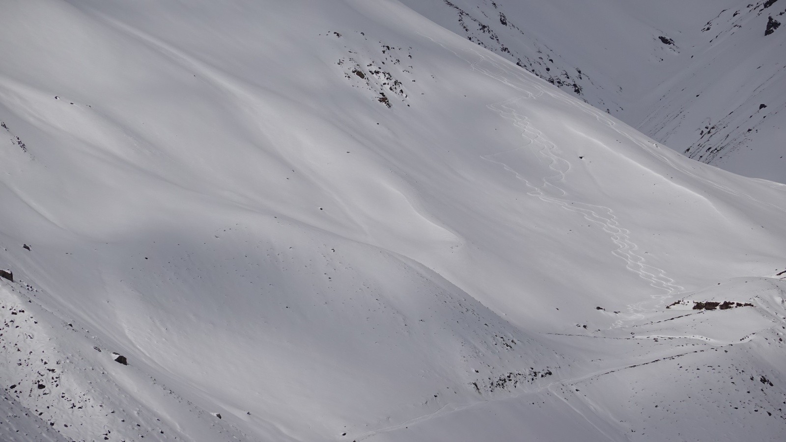 Sur la route au retour, une partie de nos traces prises au téléobjectif