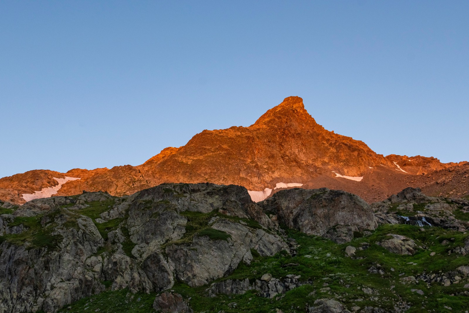  L'aiguille Noire se prend pour sa voisine Rousse