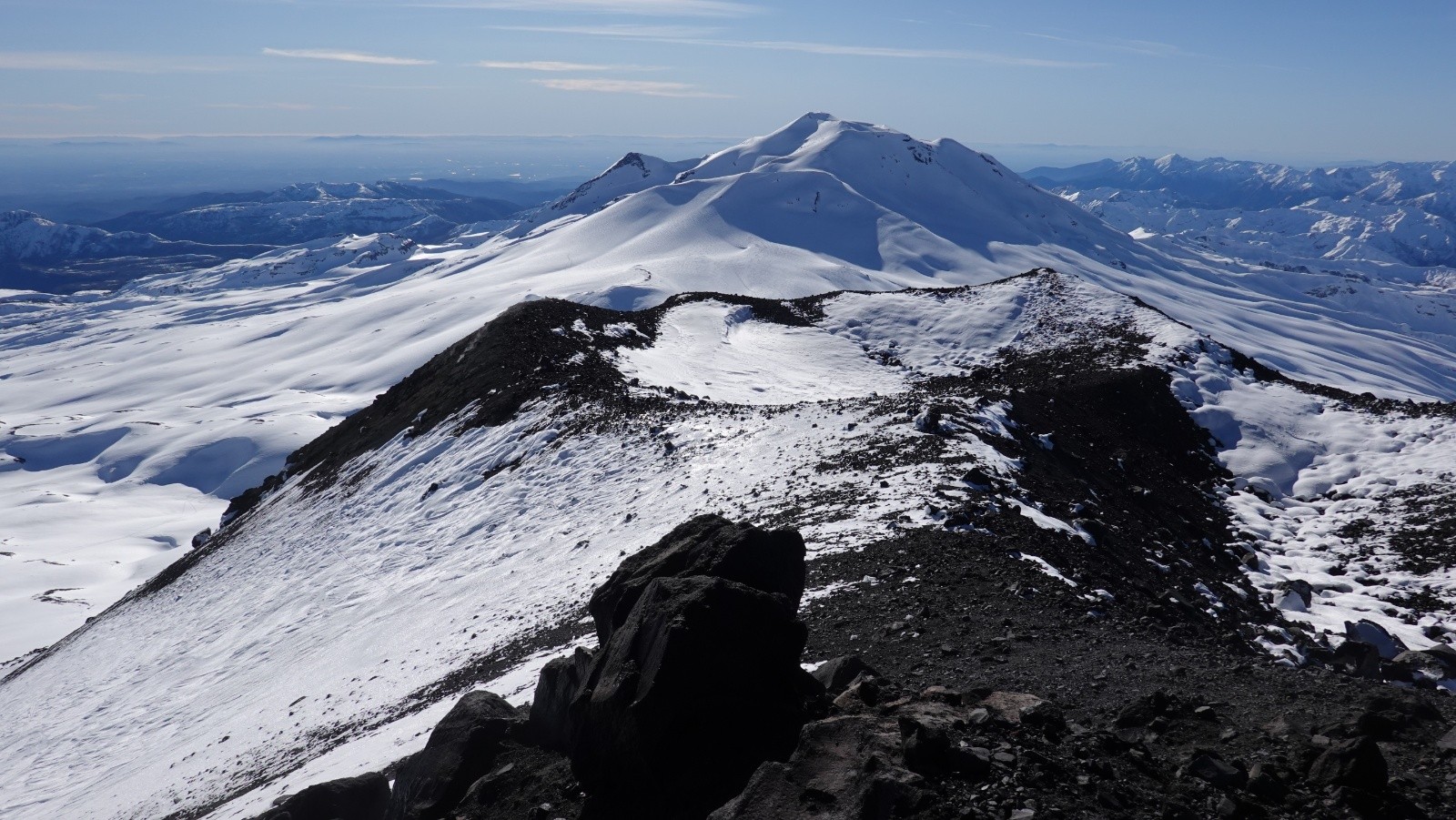 Panorama vers le Nord et le volcan Nevado