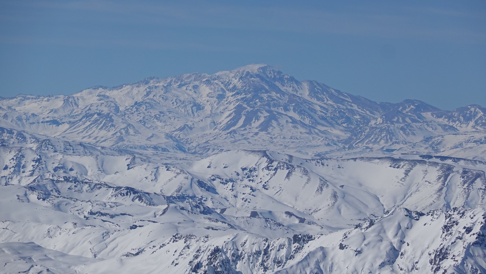 Le volcan argentin Domuyo et ses 4702m pris au téléobjectif