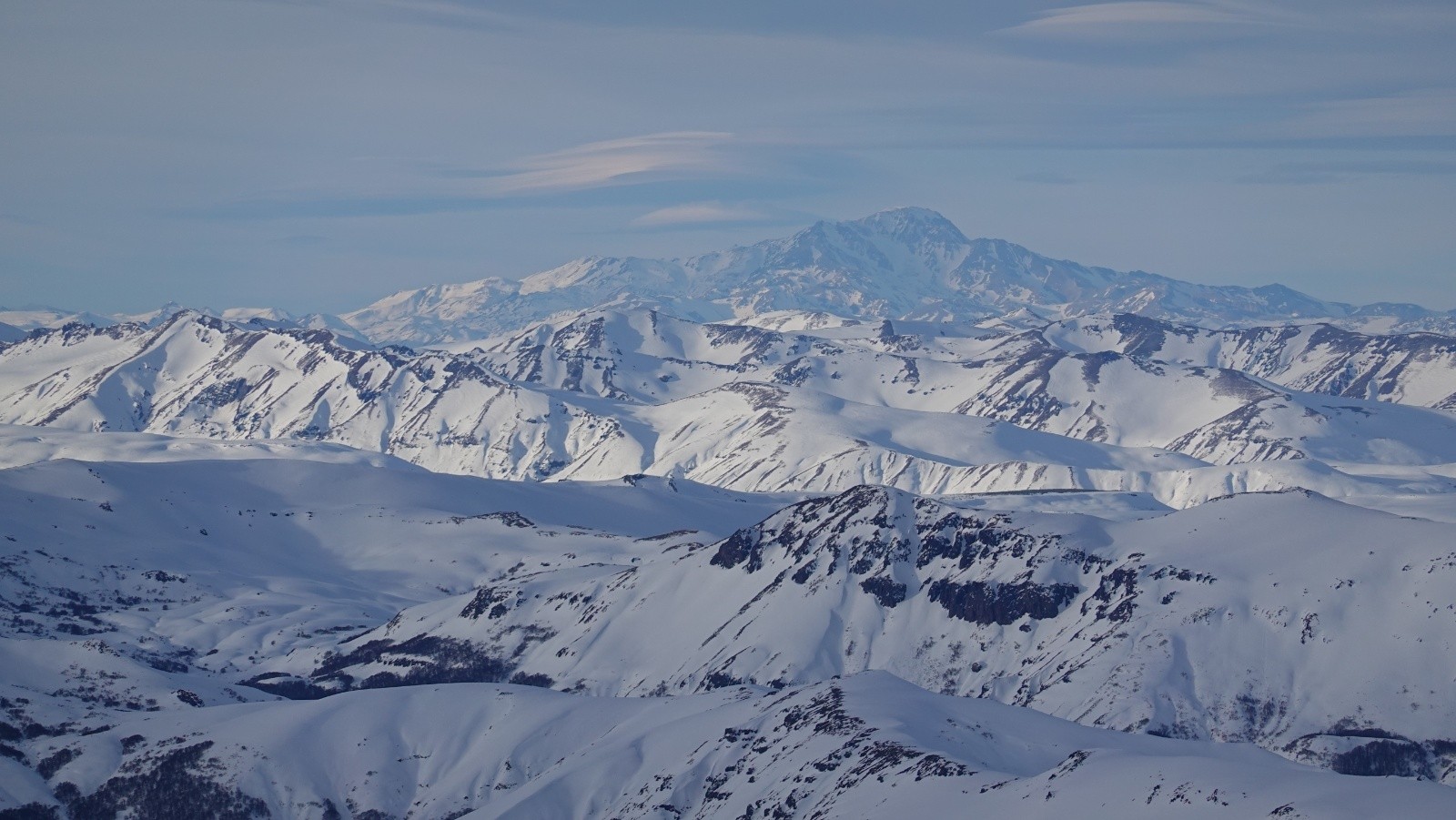 Panorama au téléobjectif sur le volcan Domuyo situé en Argentine