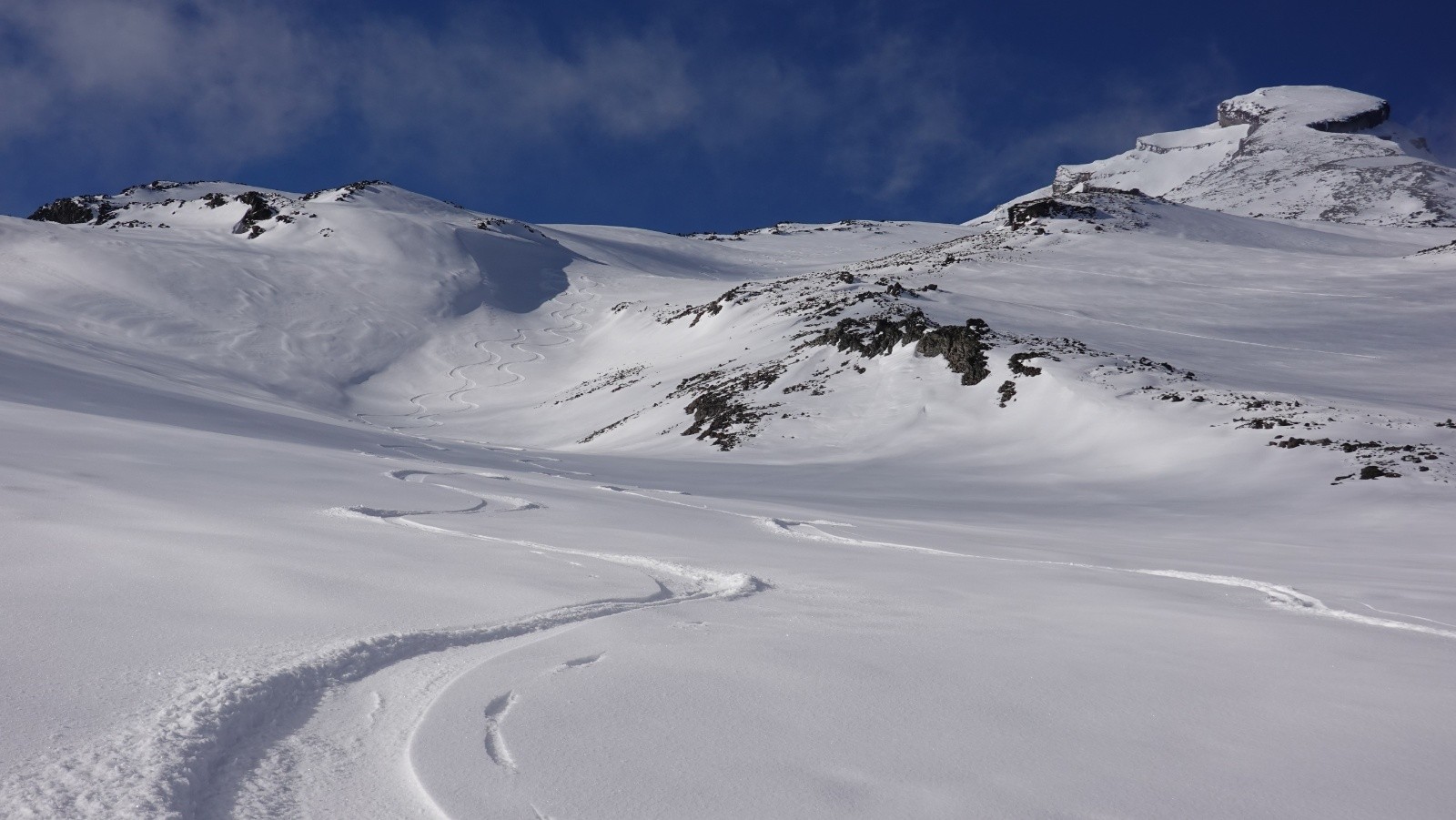 Bon jusqu'à la base du volcan et même au-delà