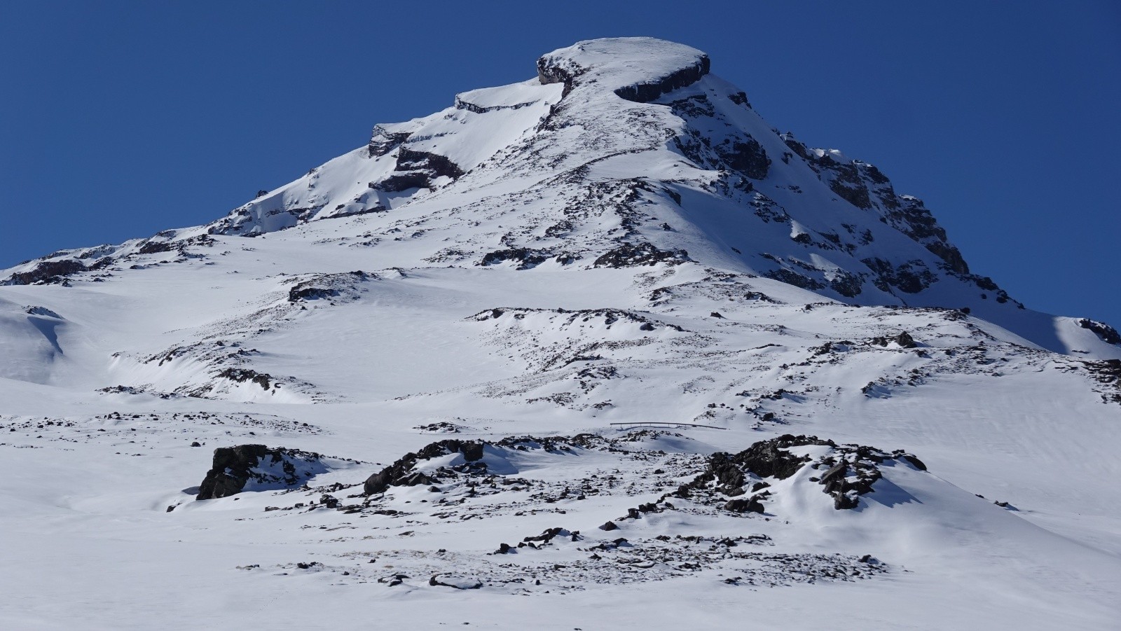 Le volcan Tolhuaca pris au téléobjectif