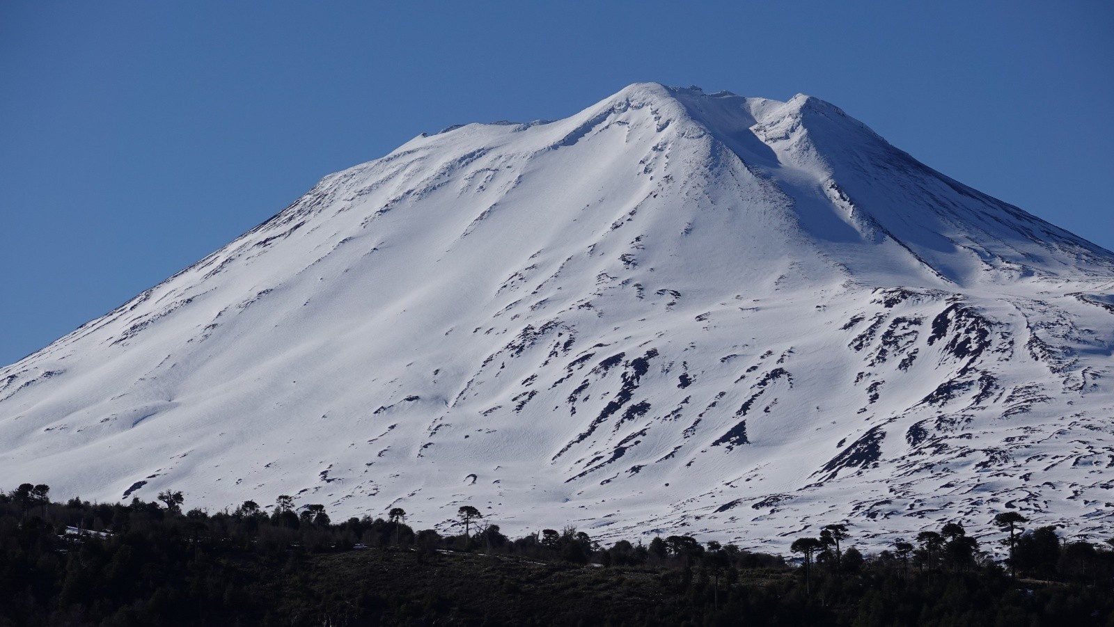 Le volcan Lonquimay pris au téléobjectif