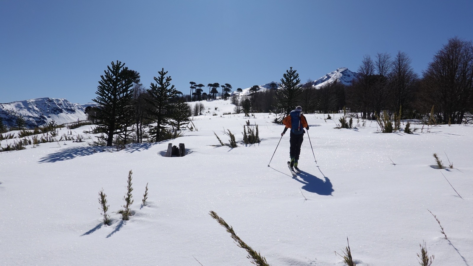 Progression vers la base du volcan