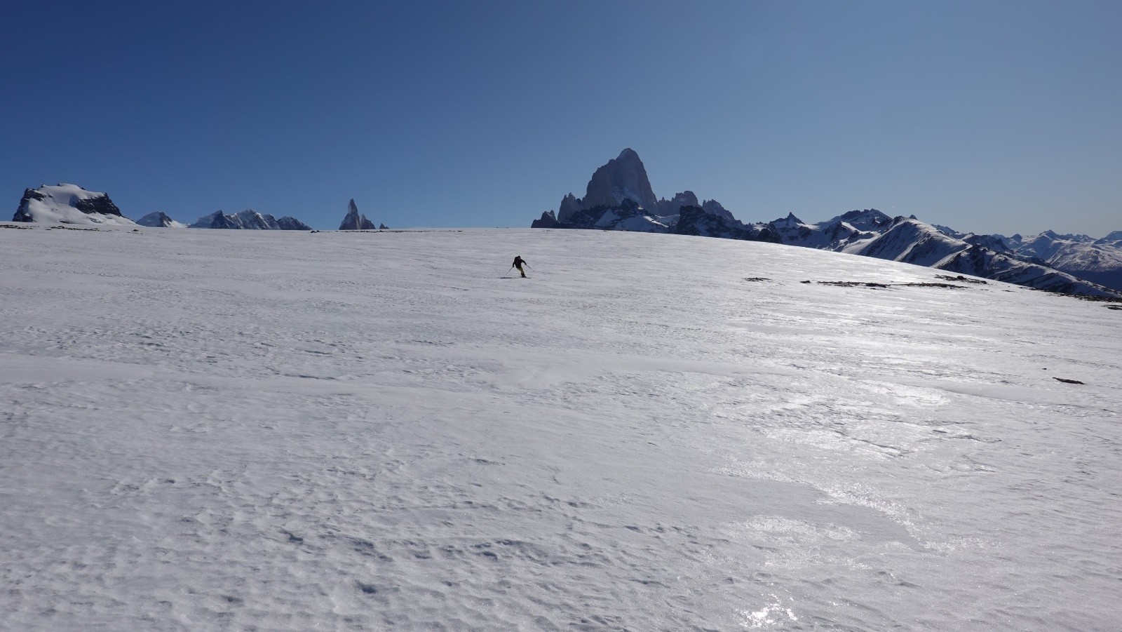 Ski grand large entre Cerro Torre et Fitz Roy