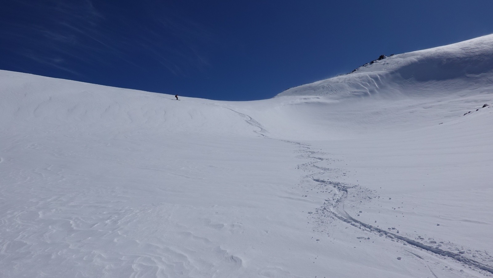 Bonne neige dans la première partie de la descente