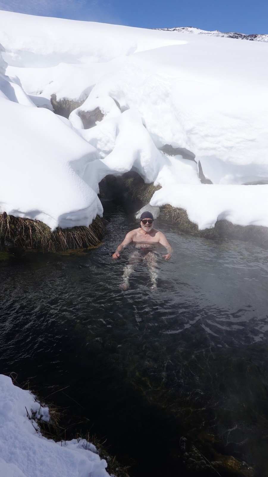 Didier en mode détente dans une eau à 32°C