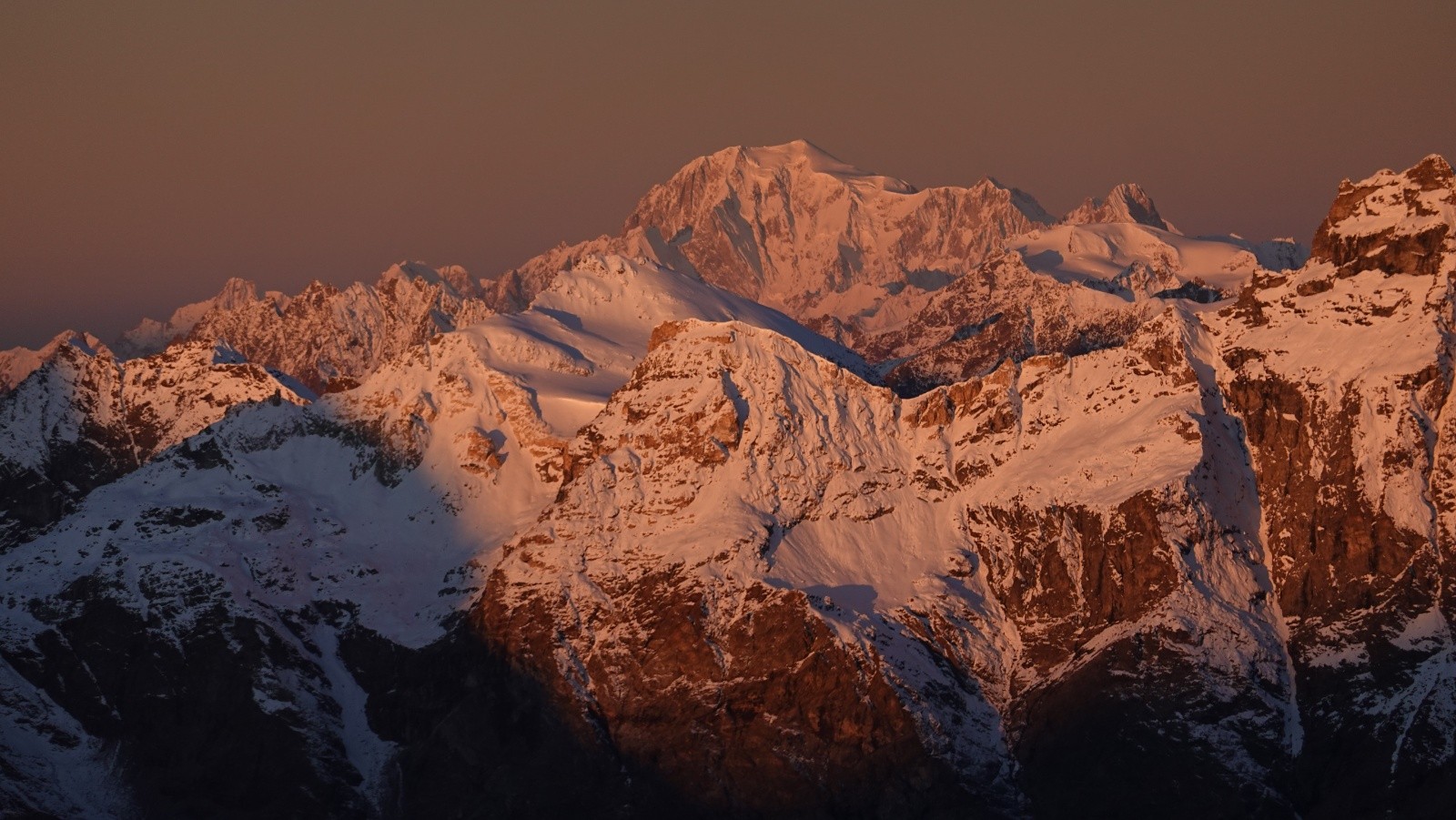 Lever de soleil sur le Mont Blanc