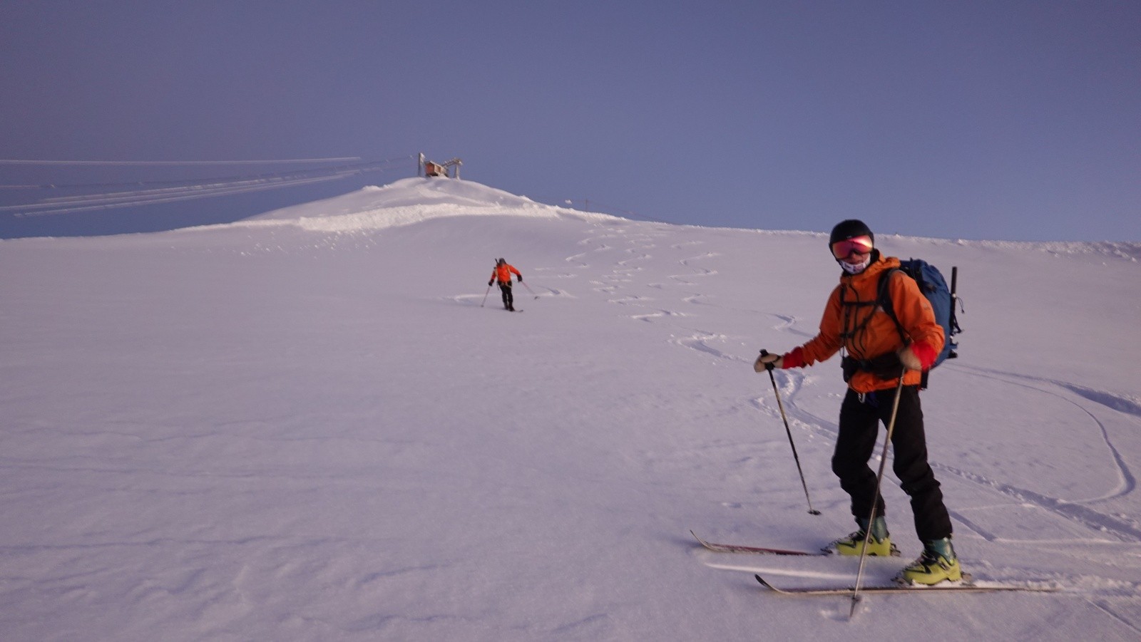 Bonne poudreuse dans la descente de Gobba di Rollin