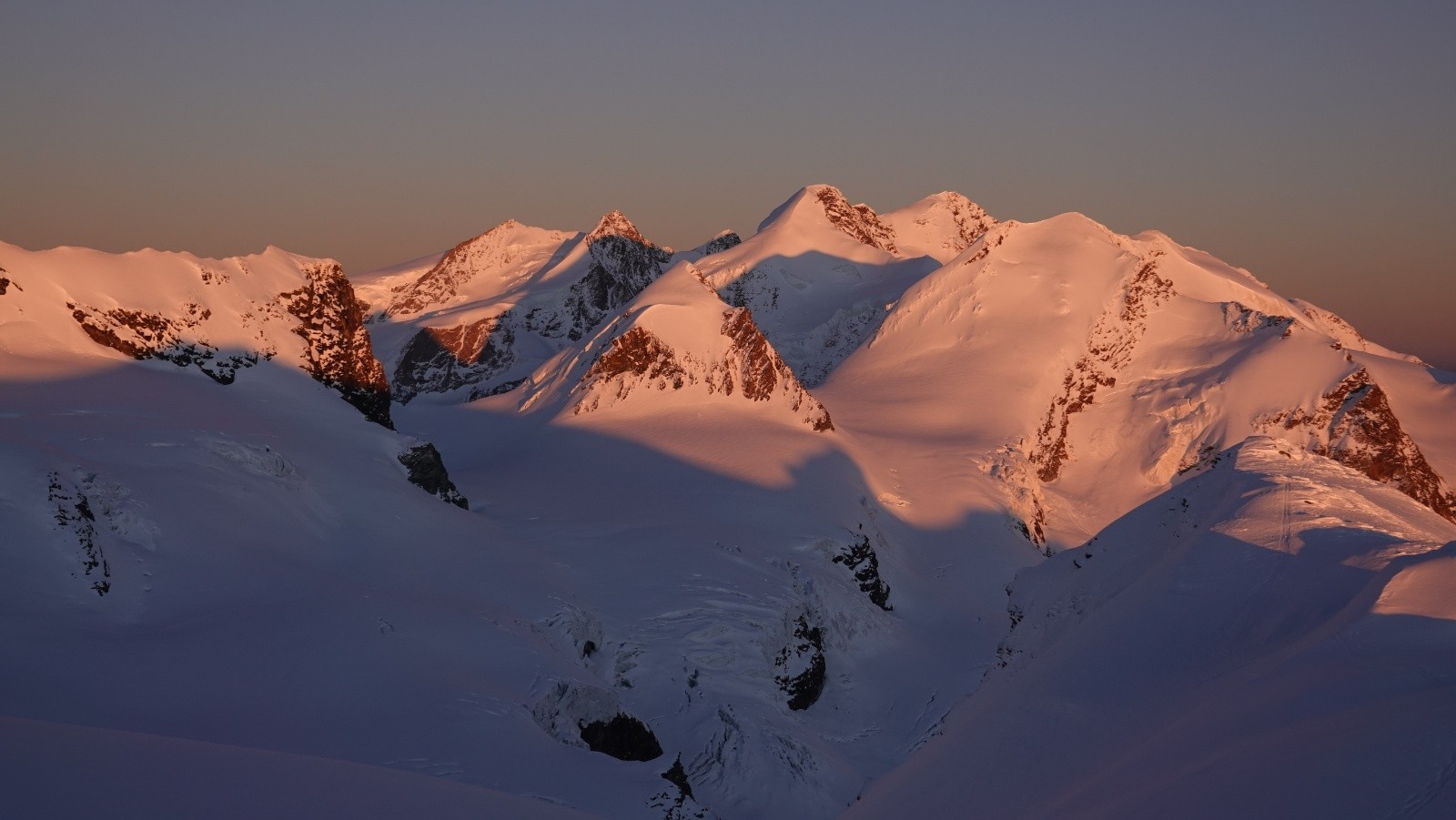 Le groupe du Mont Rose au coucher de soleil