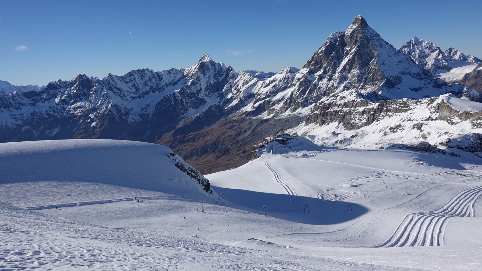 Panorama du haut des pistes de Cervinia/Zermatt sur fond de Cervin