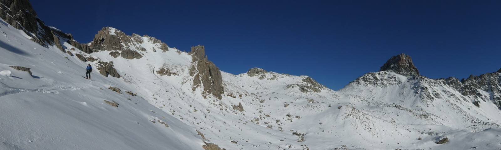  Vue sur la pointe de Presset, le col du grand Fond et le passeur de Gargan