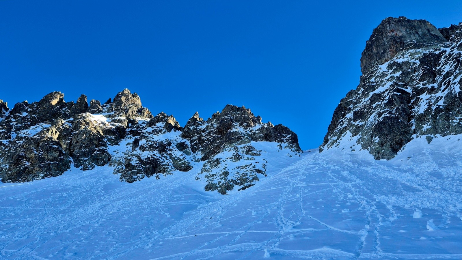  La tête du couloir aujourd'hui hui. Ca va en bas. C est plus moyen en haut.