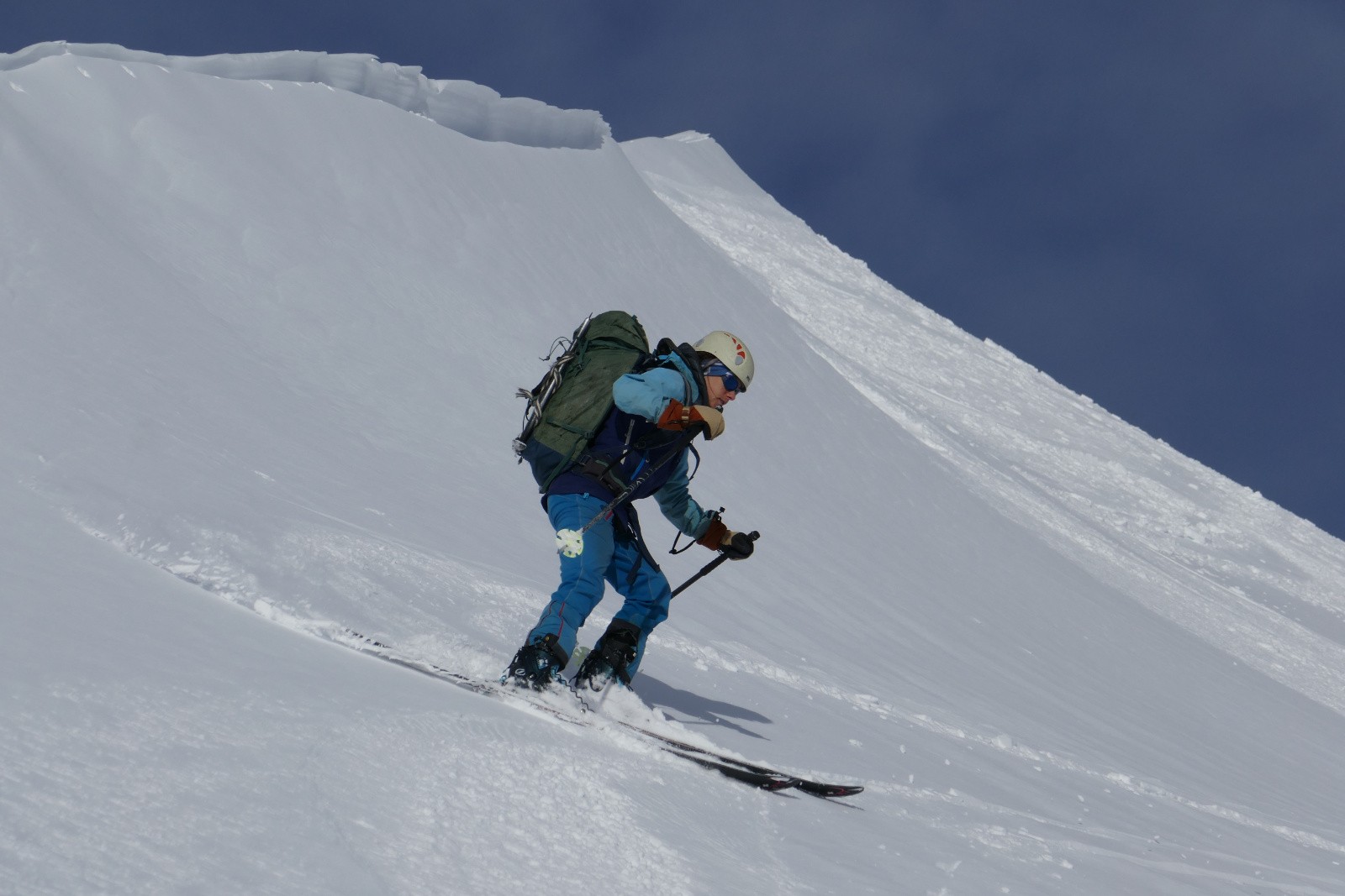 Descente directe sous le sommet en Est 