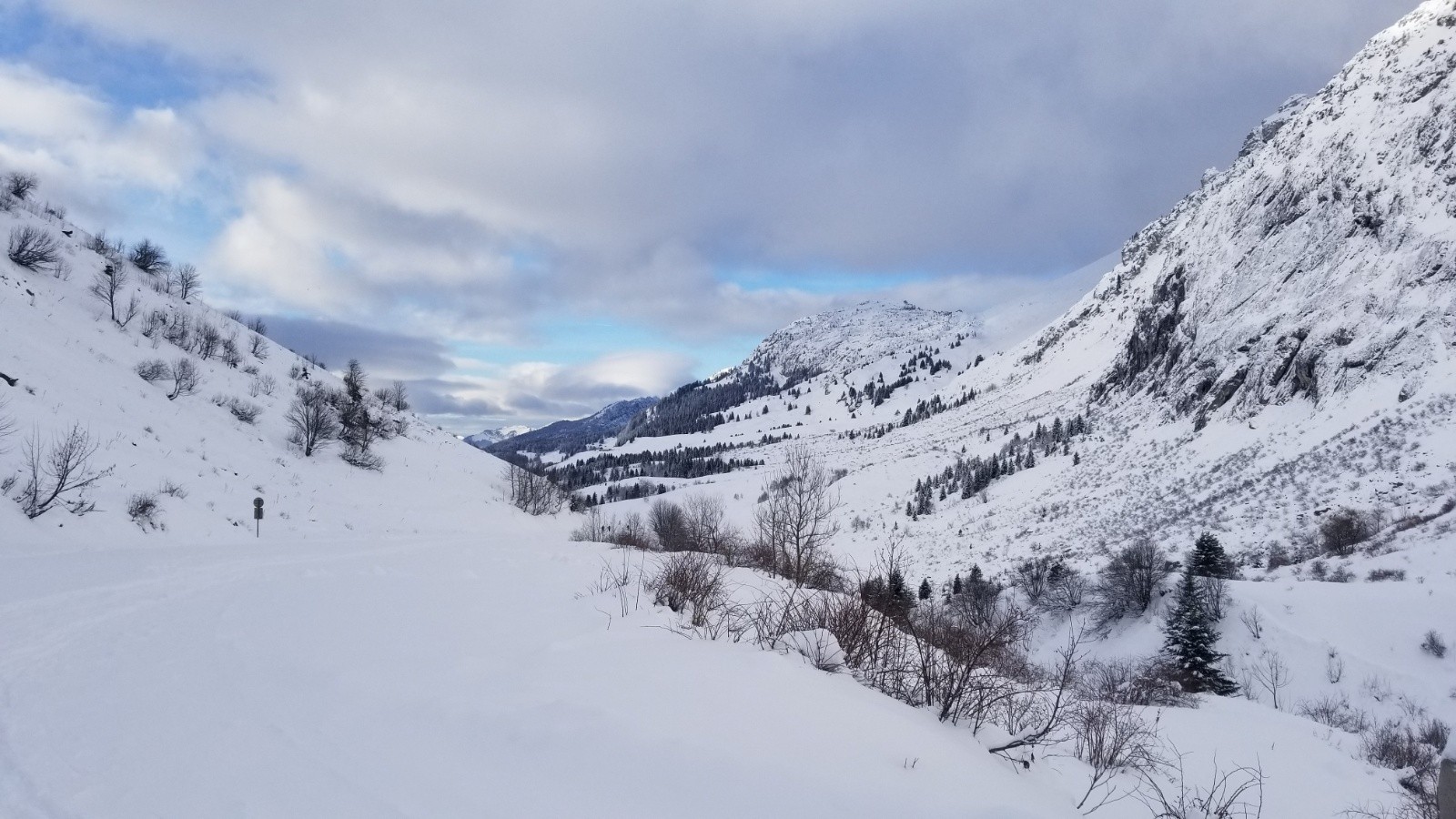  Sur la route du Col de la Colombière 