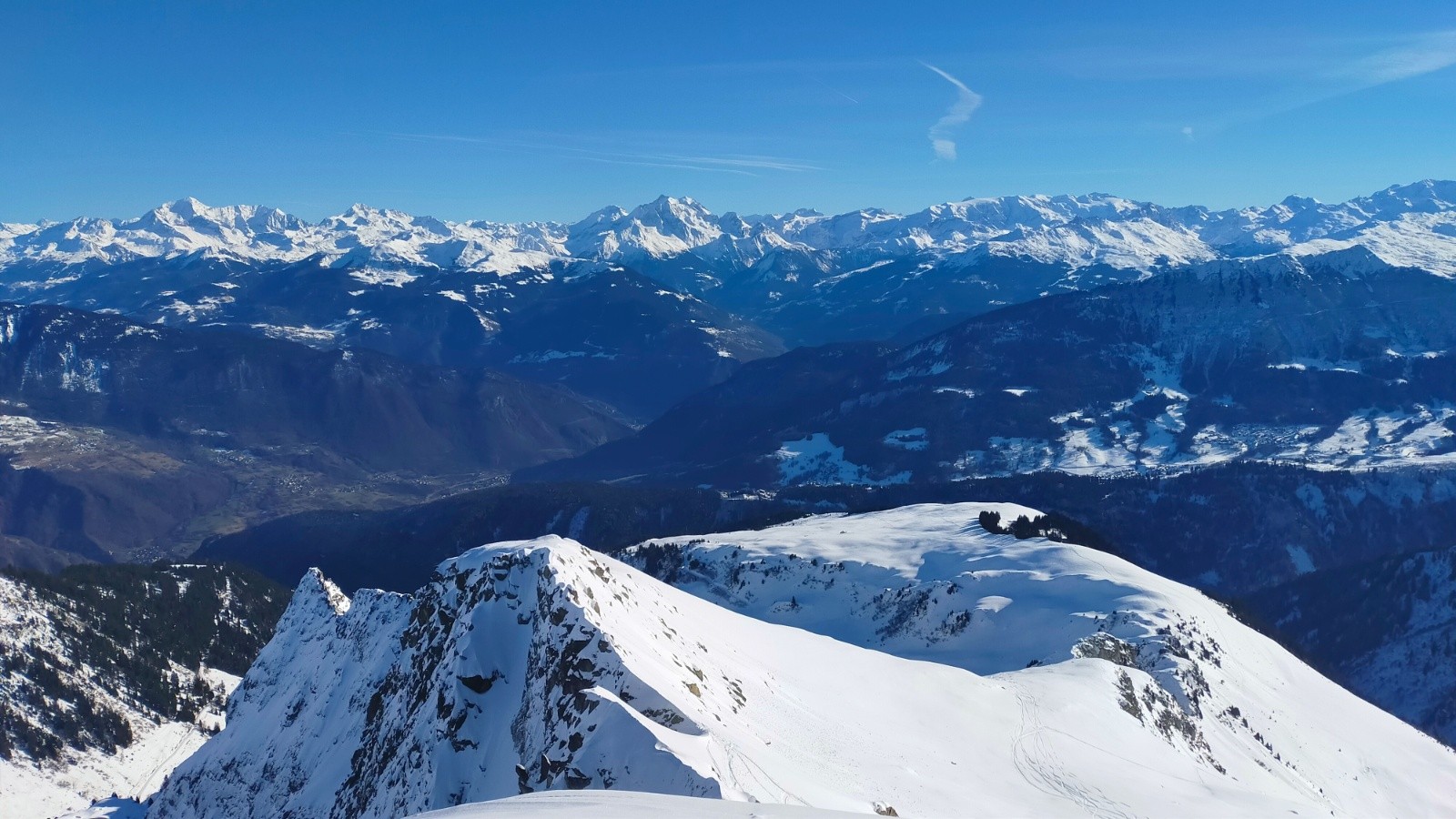  Du sommet entrée des couloirs N et vue sur l'E.