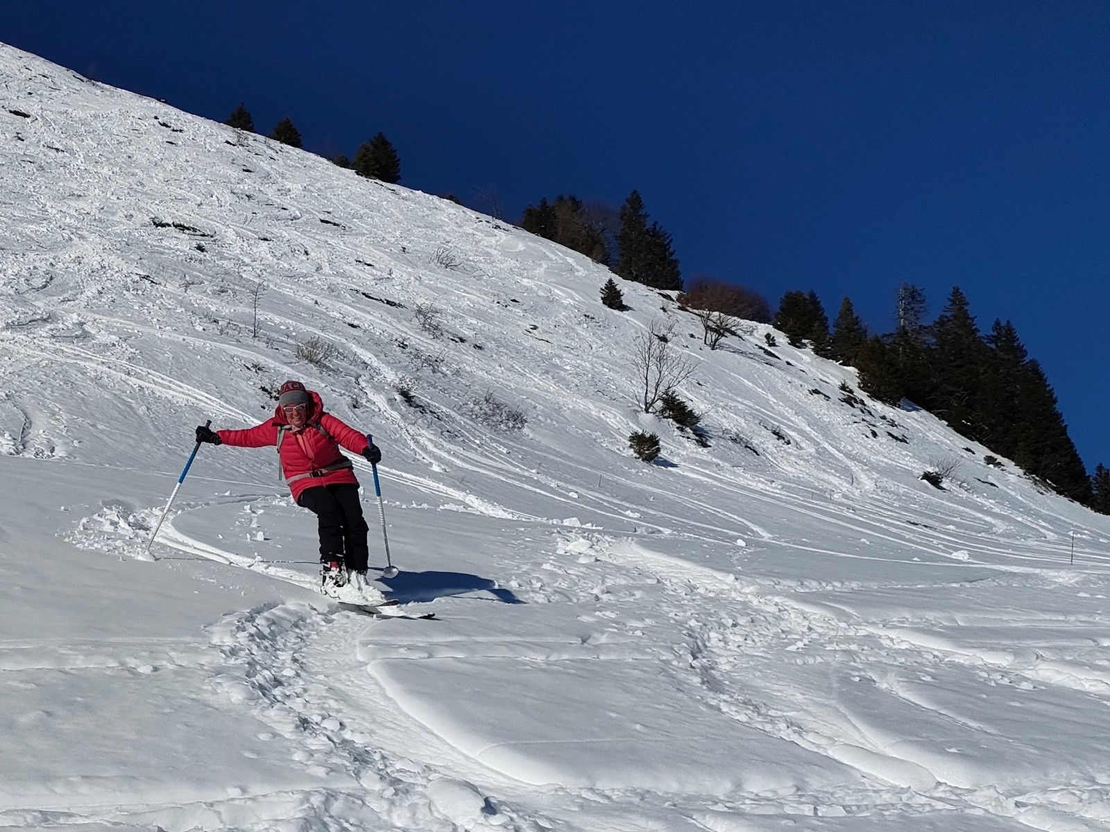  Descente sur une neige ludique mais pas vraiment versatile 