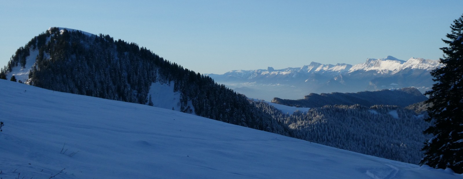 Bec Charvet et au fond le Vercors 